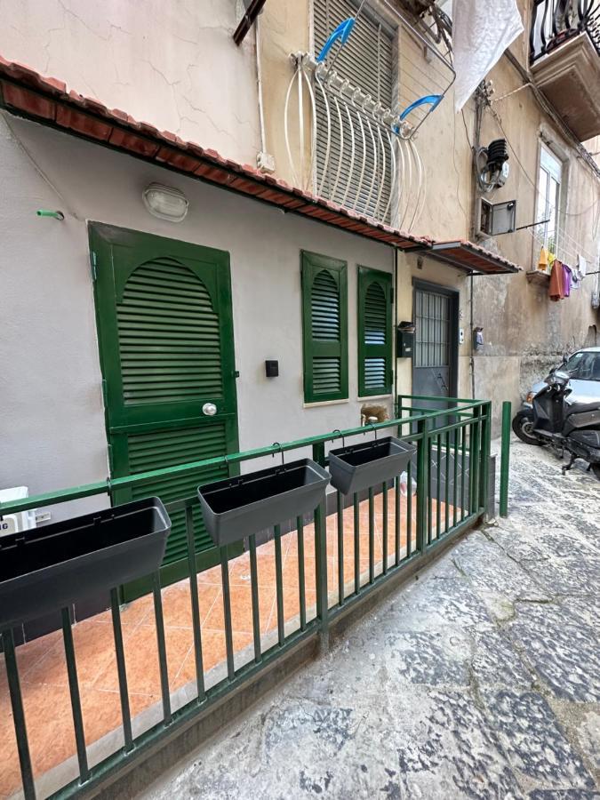 Carlotta'S Home 18 Napoli Dış mekan fotoğraf