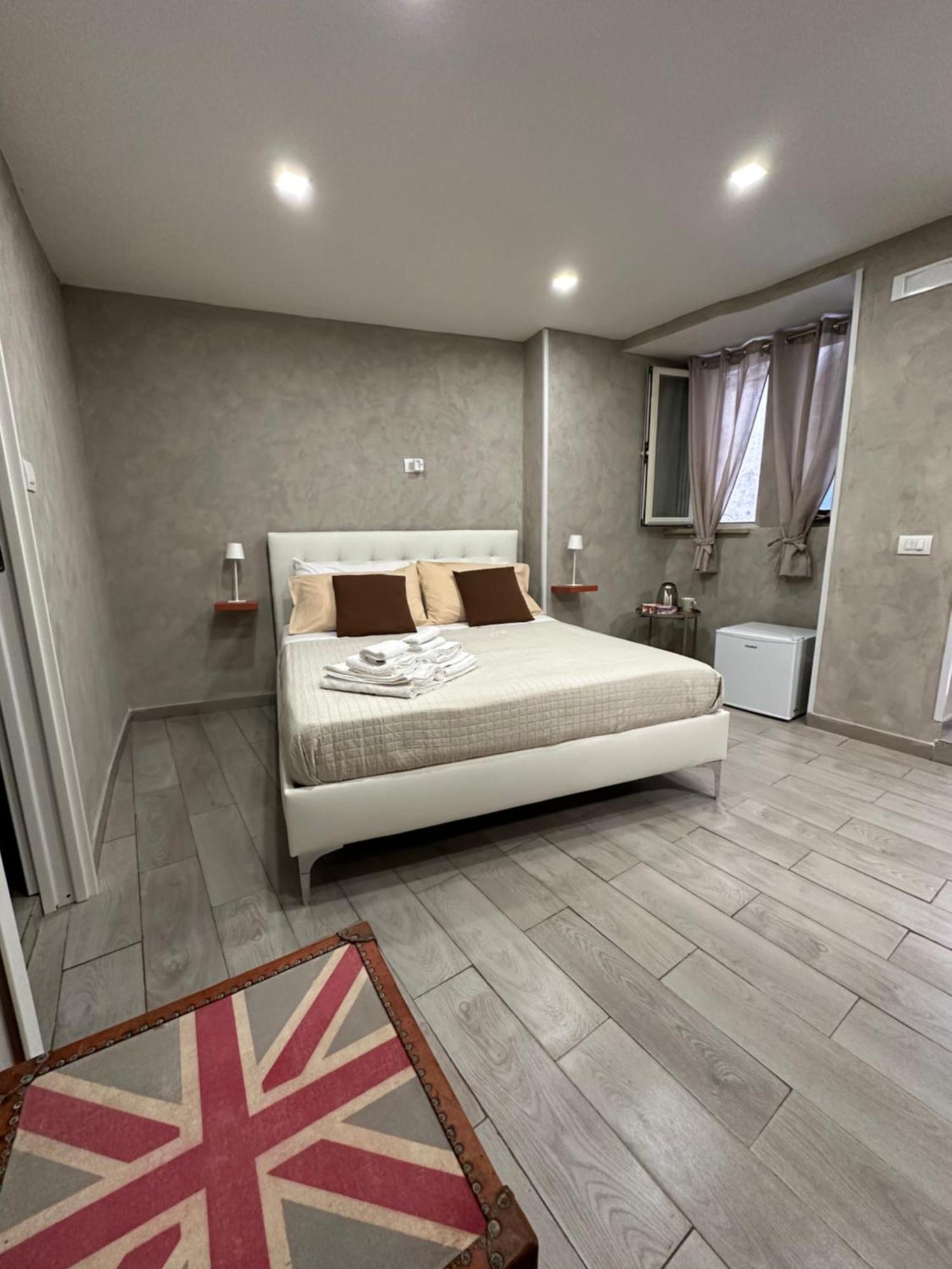 Carlotta'S Home 18 Napoli Dış mekan fotoğraf