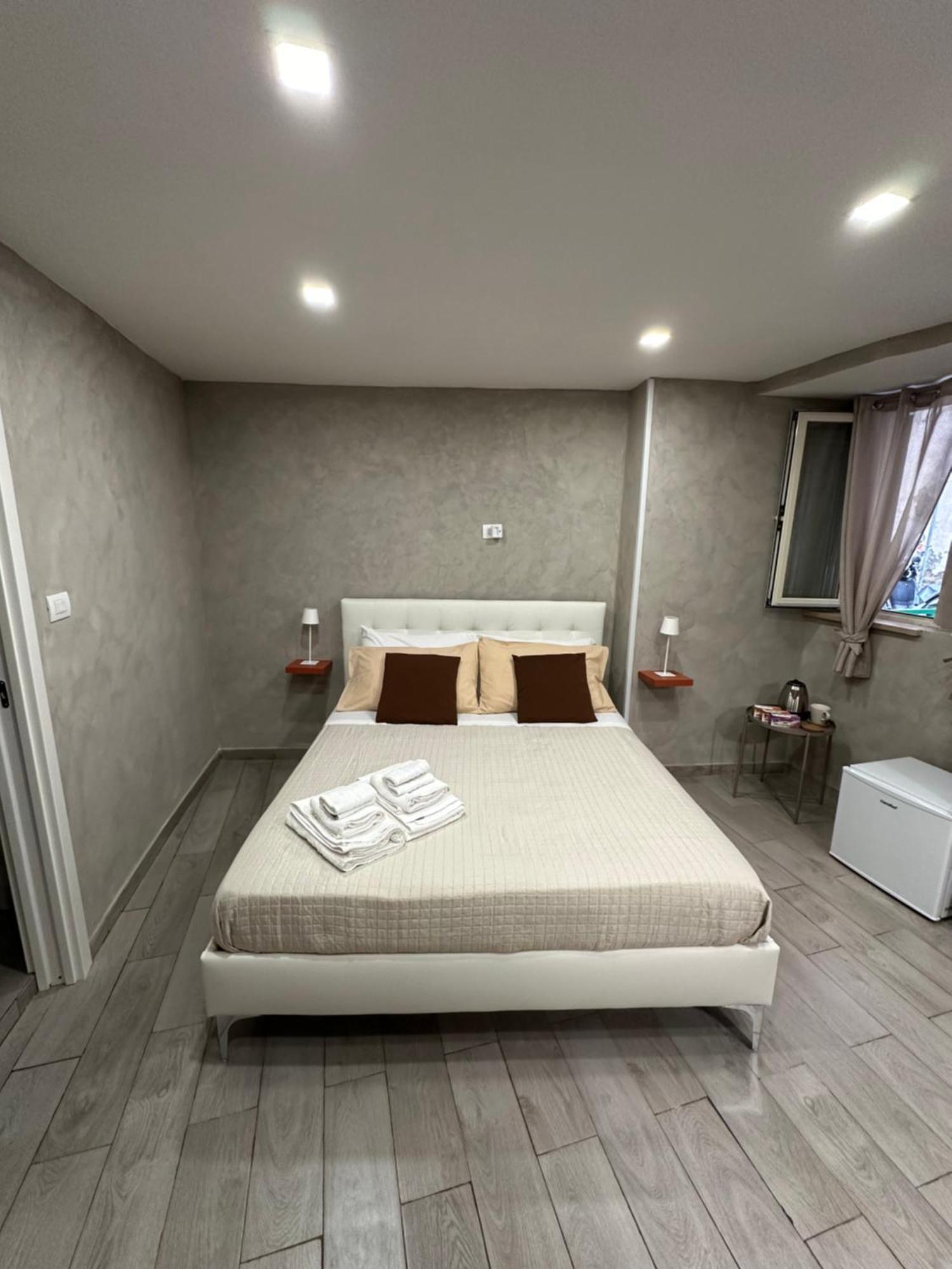 Carlotta'S Home 18 Napoli Dış mekan fotoğraf