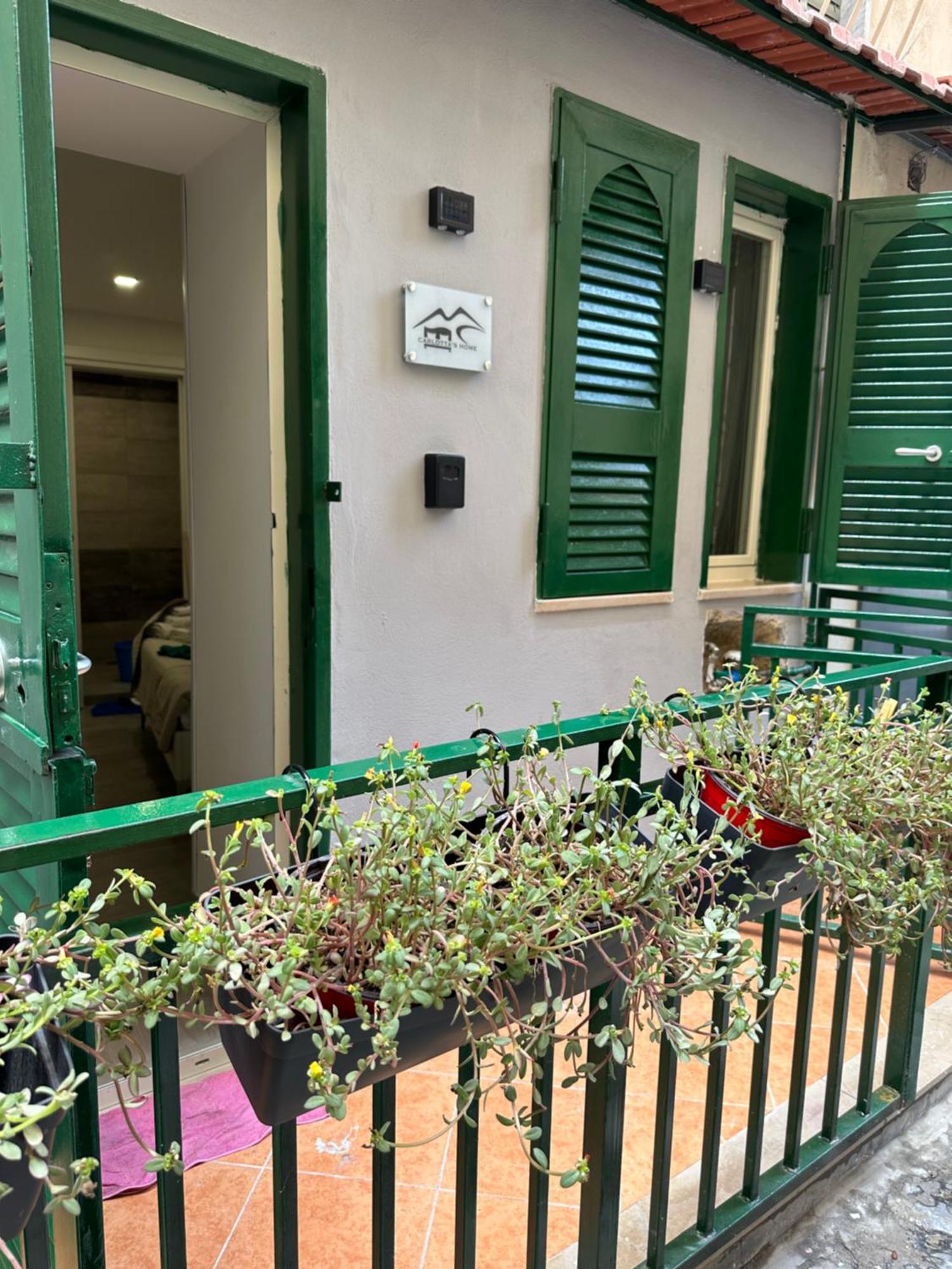 Carlotta'S Home 18 Napoli Dış mekan fotoğraf